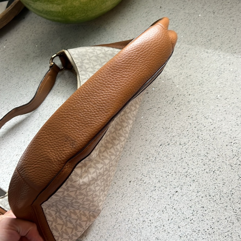 Michael Kors Tan and Cream Hobo Bag - Picture 5 of 7